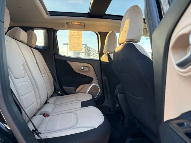 Used 2019 Jeep Renegade Latitude w/ Cold Weather Group image 15