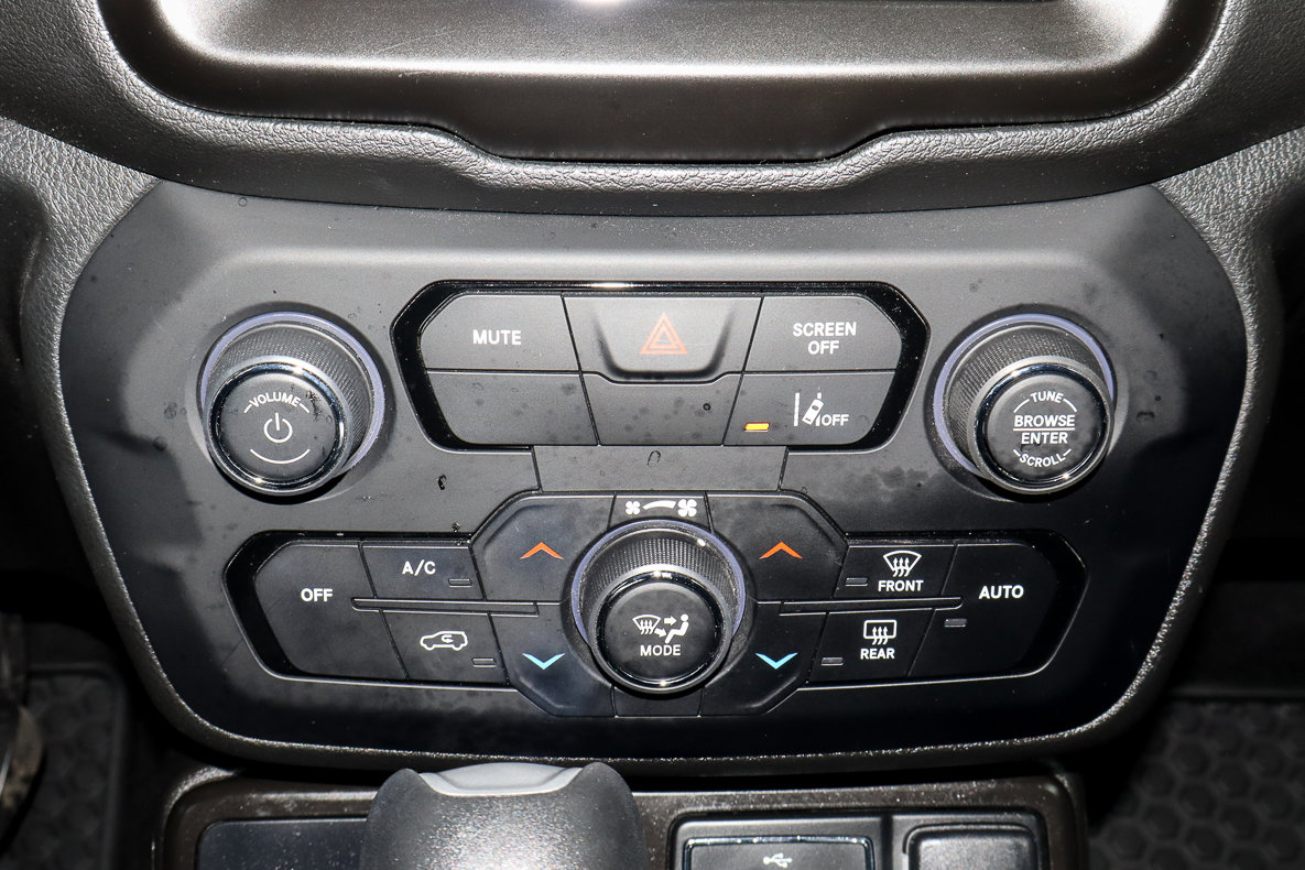 Used 2022 Jeep Renegade Altitude image 22