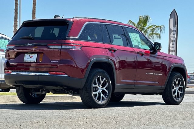 Certified 2024 Jeep Grand Cherokee Limited RWD image 3