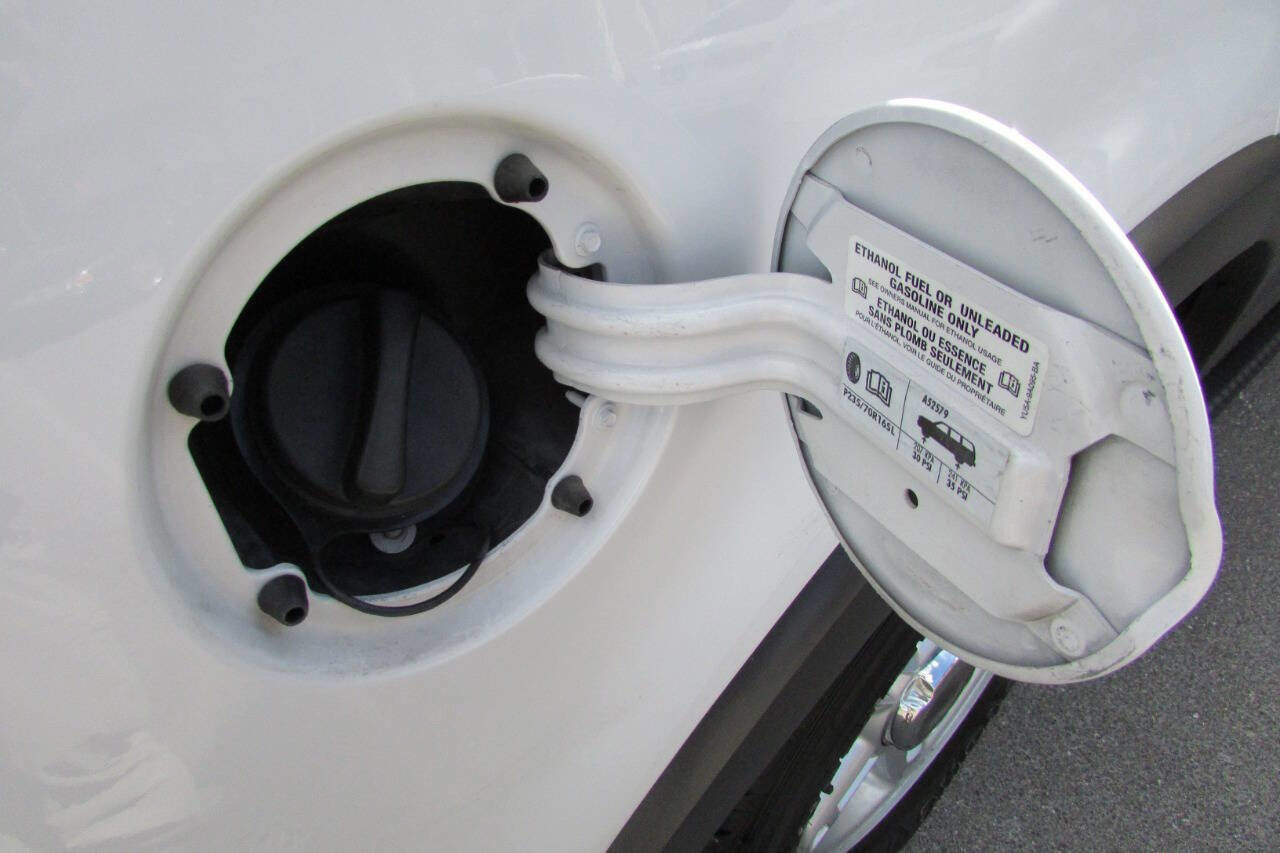 Used 2003 Ford Explorer Sport XLT image 30