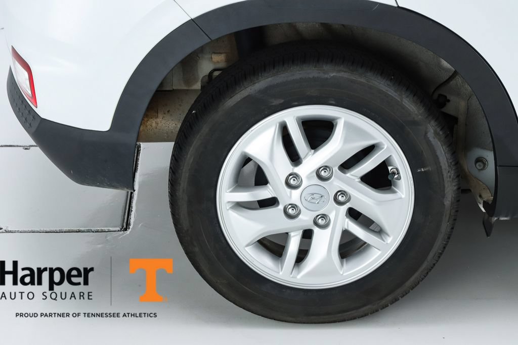 Used 2021 Hyundai Venue SE FWD image 13