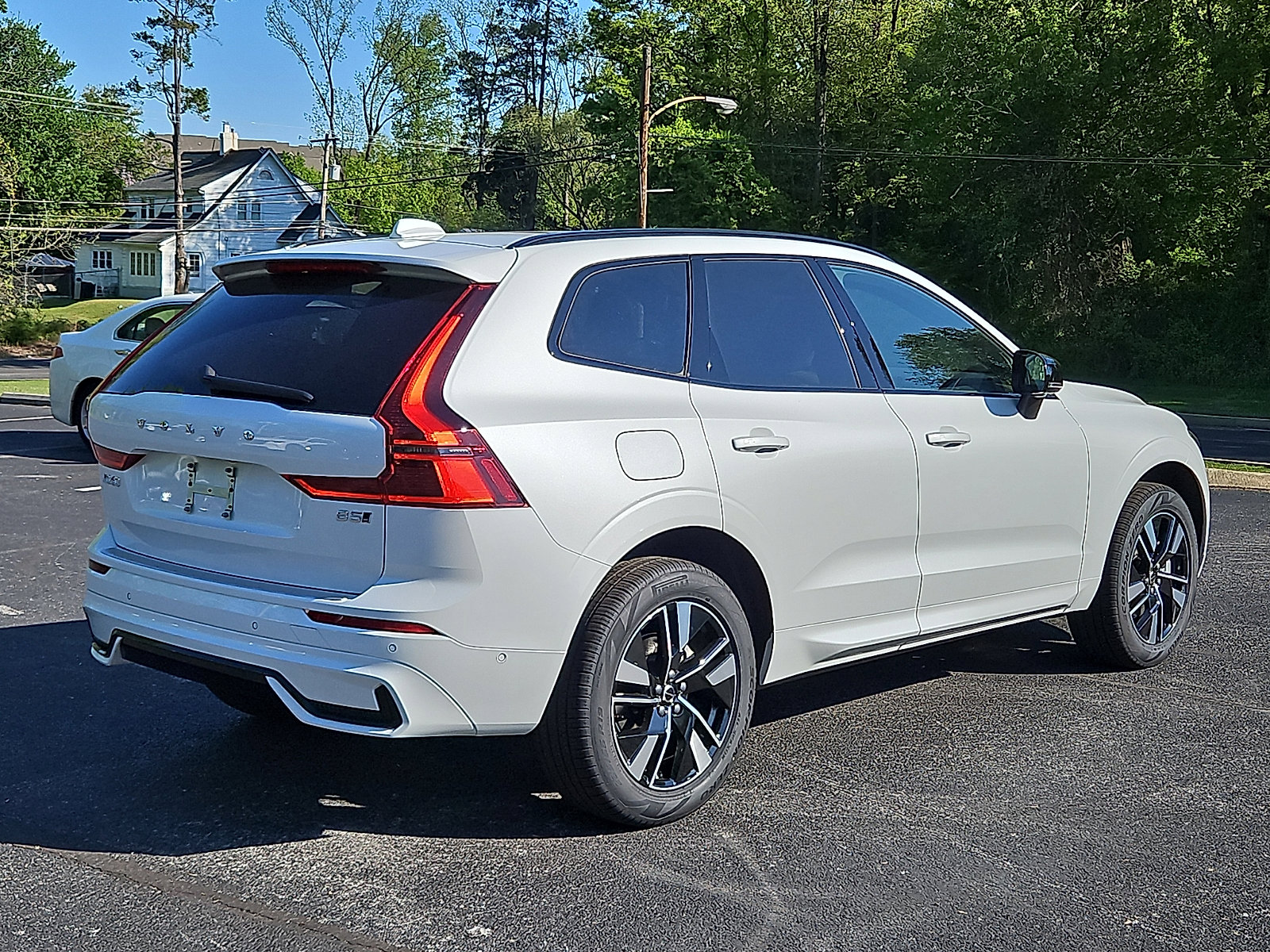 New 2026 Volvo XC60 B5 Plus w/ Protection Package Premier AWD/4WD image 6