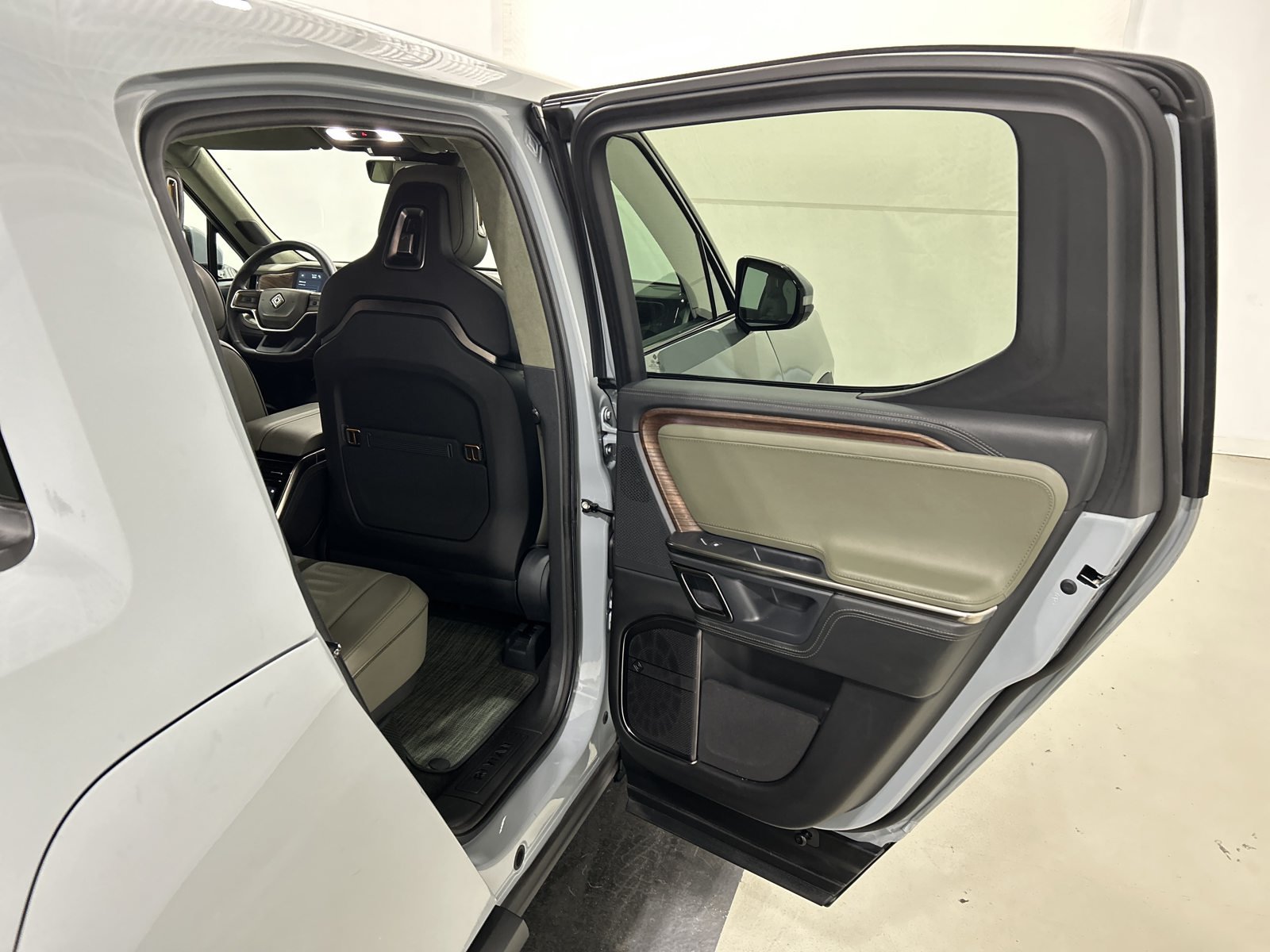 Used 2023 Rivian R1T Adventure Quad AWD/4WD image 19