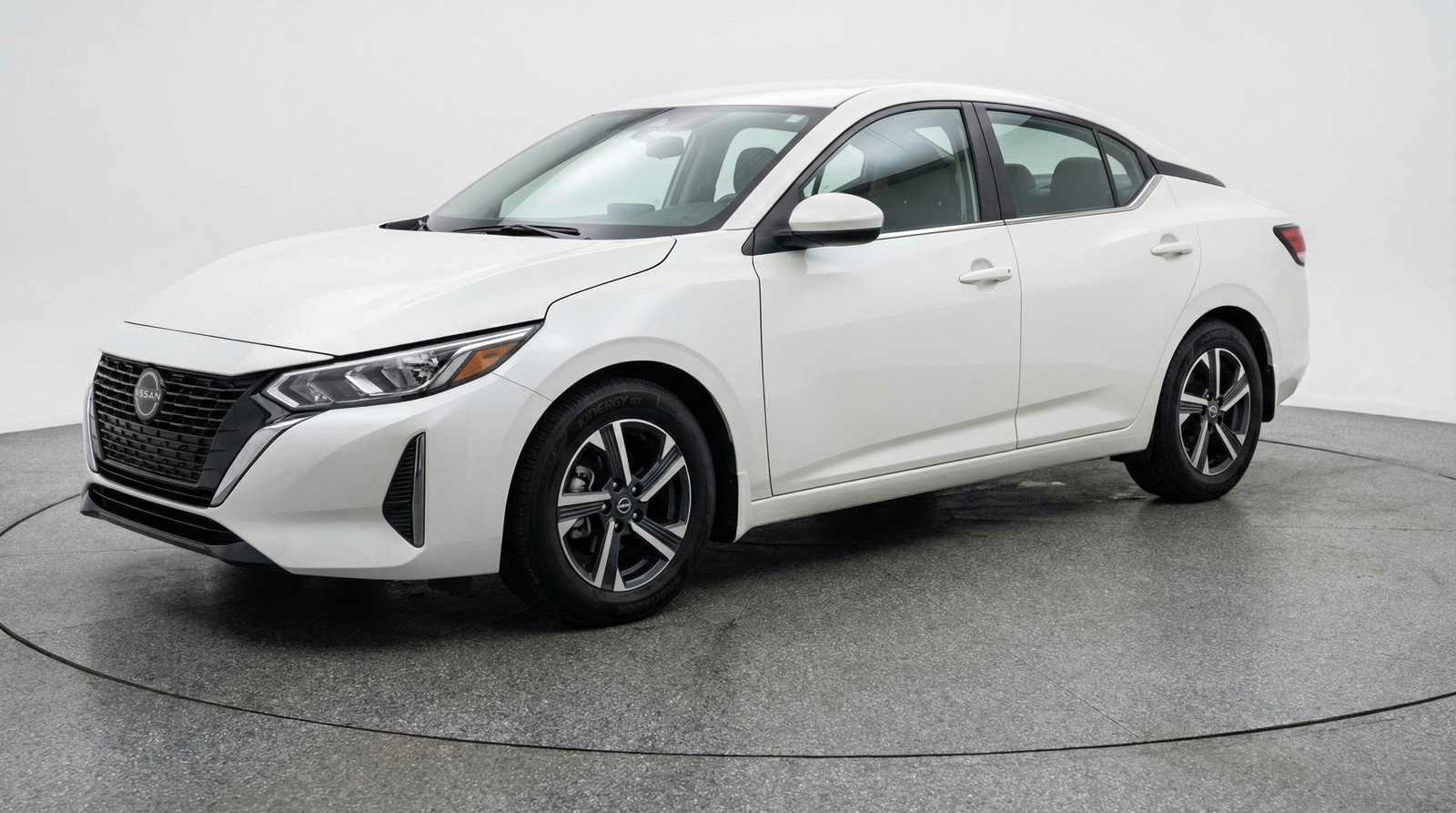 Used 2025 Nissan Sentra SV image 3