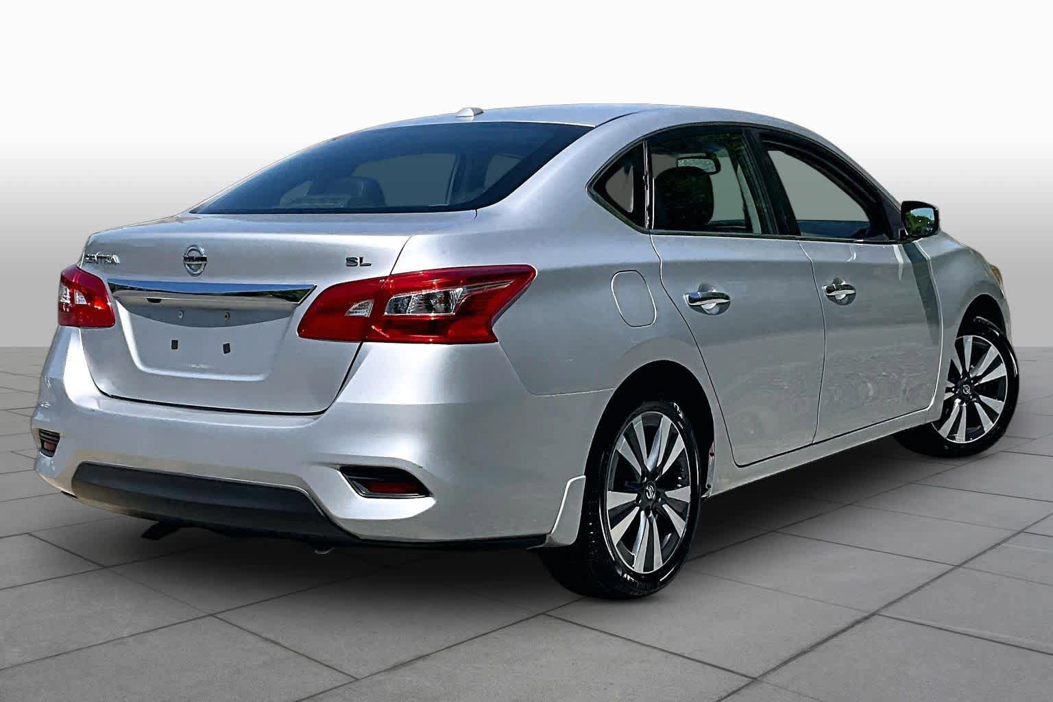 Used 2018 Nissan Sentra SL FWD image 13
