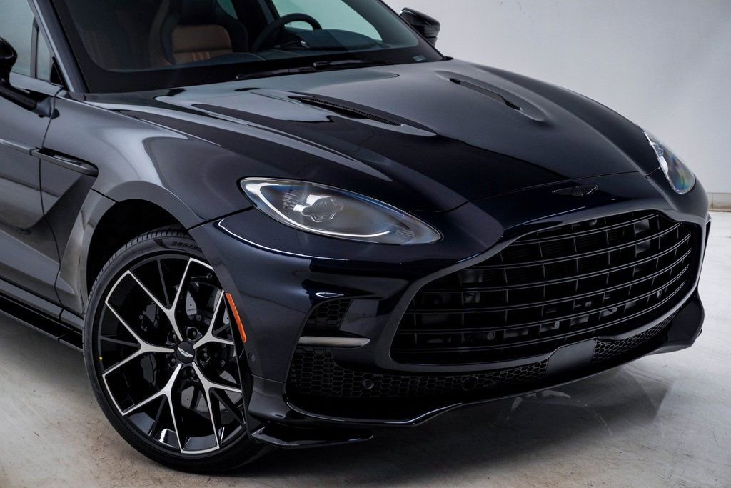 New 2026 Aston Martin DBX 707 image 4