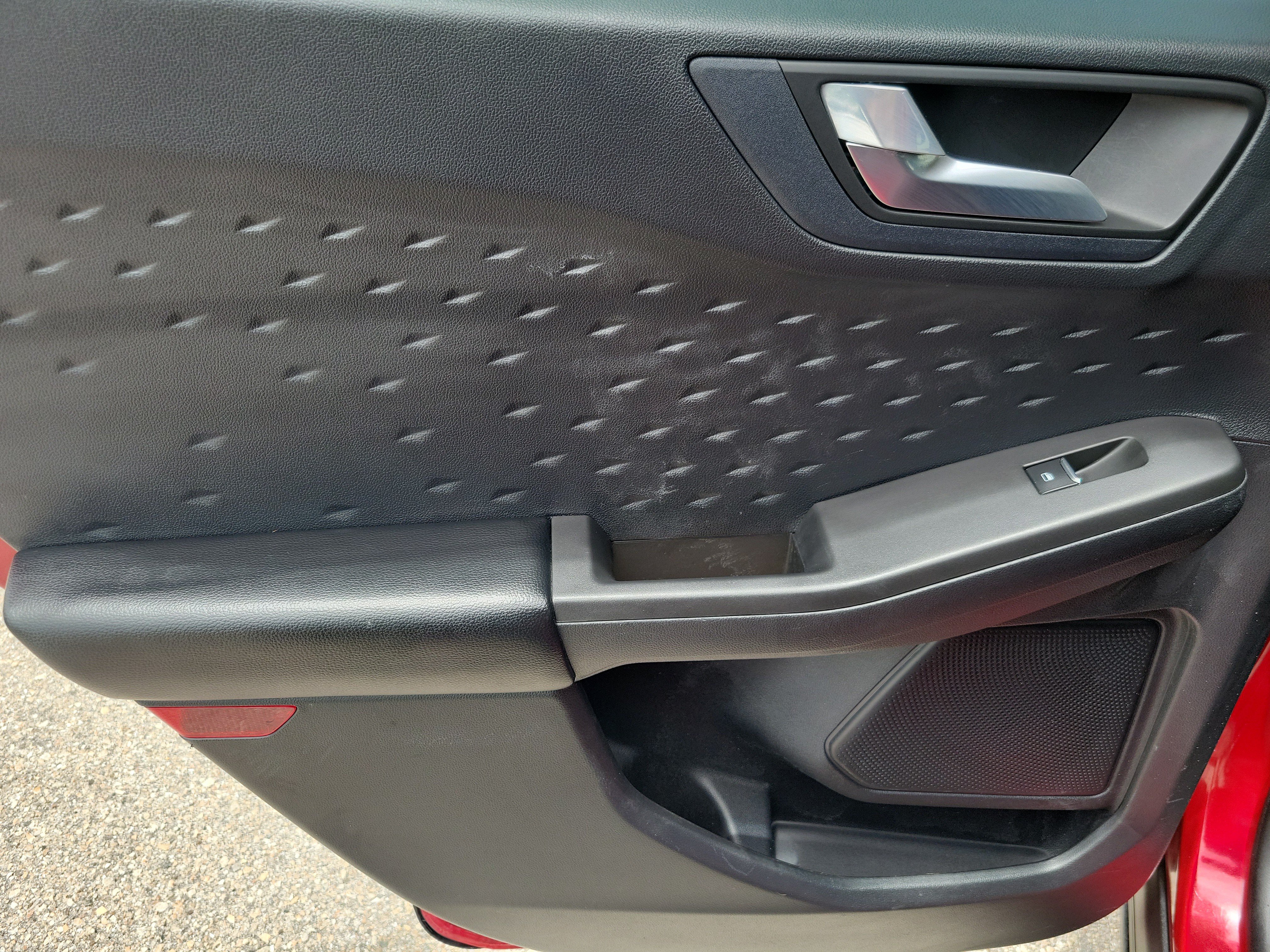 Used 2020 Ford Escape SEL FWD image 10