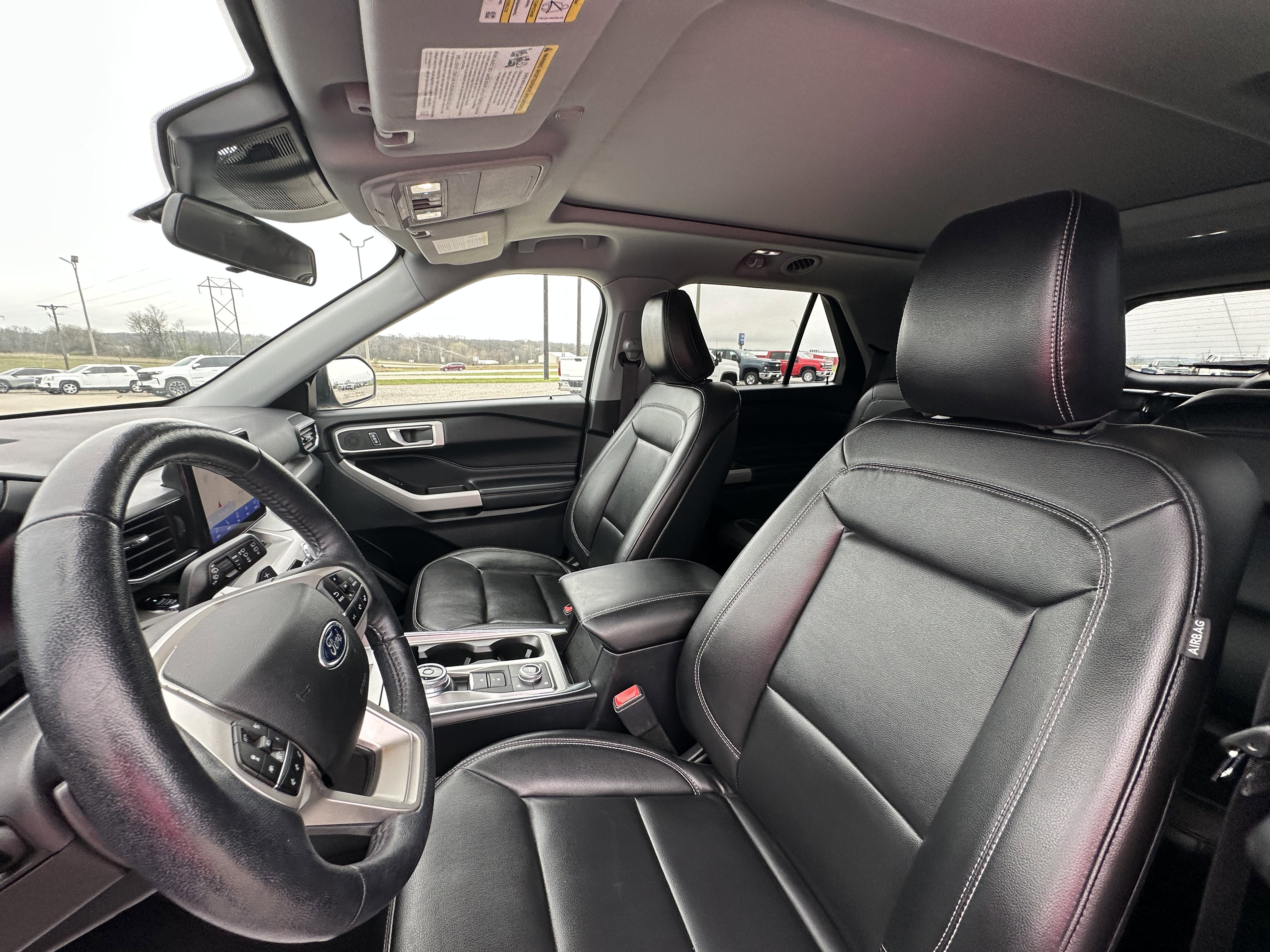 Used 2020 Ford Explorer XLT w/ Equipment Group 202A image 16