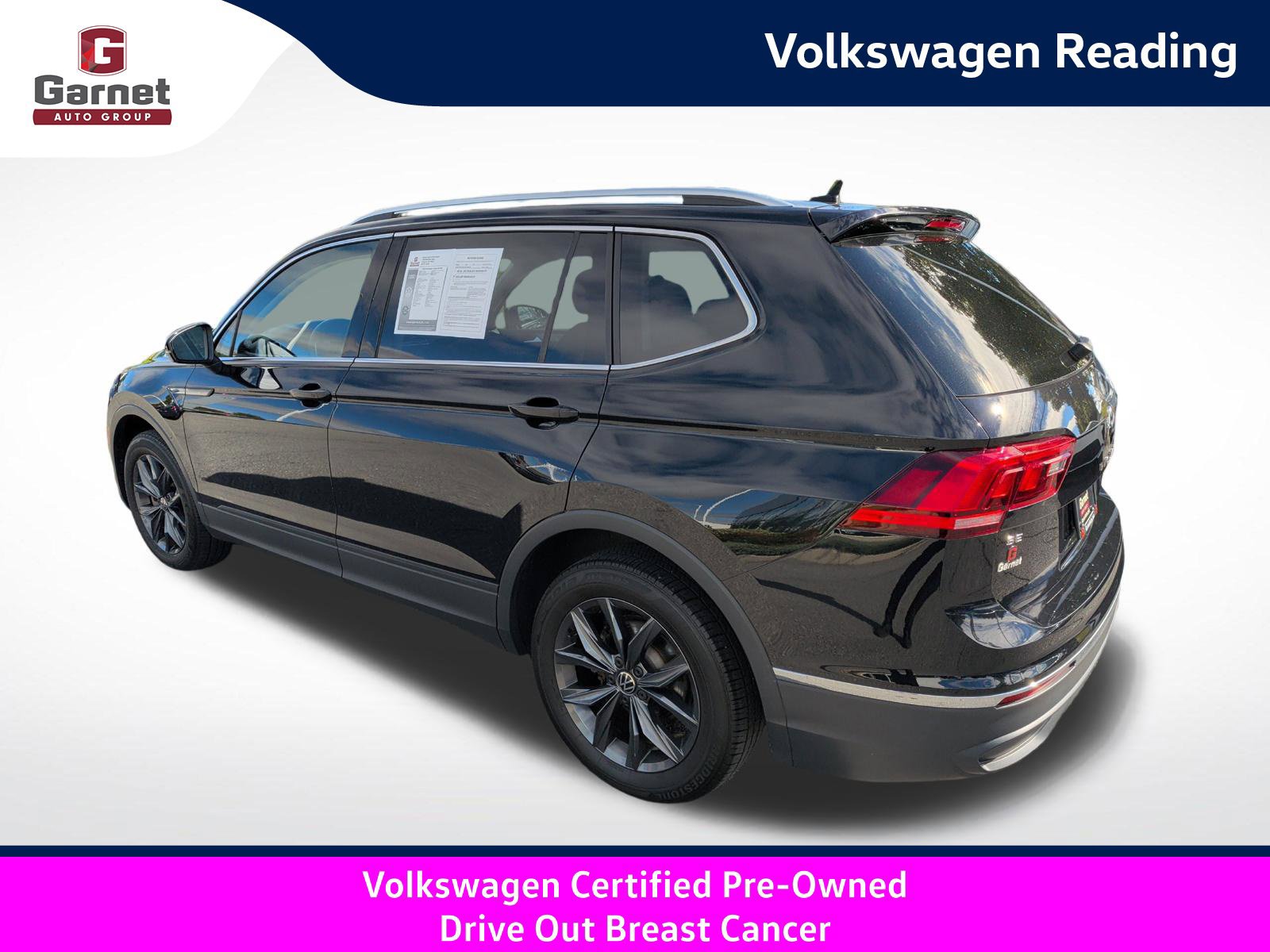 Certified 2023 Volkswagen Tiguan SE w/ Panoramic Sunroof Package FWD image 3