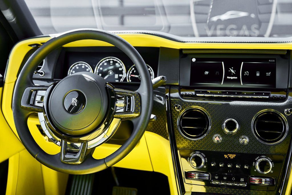 Used 2022 Rolls-Royce Cullinan Black Badge w/ Dark Exterior Package image 64