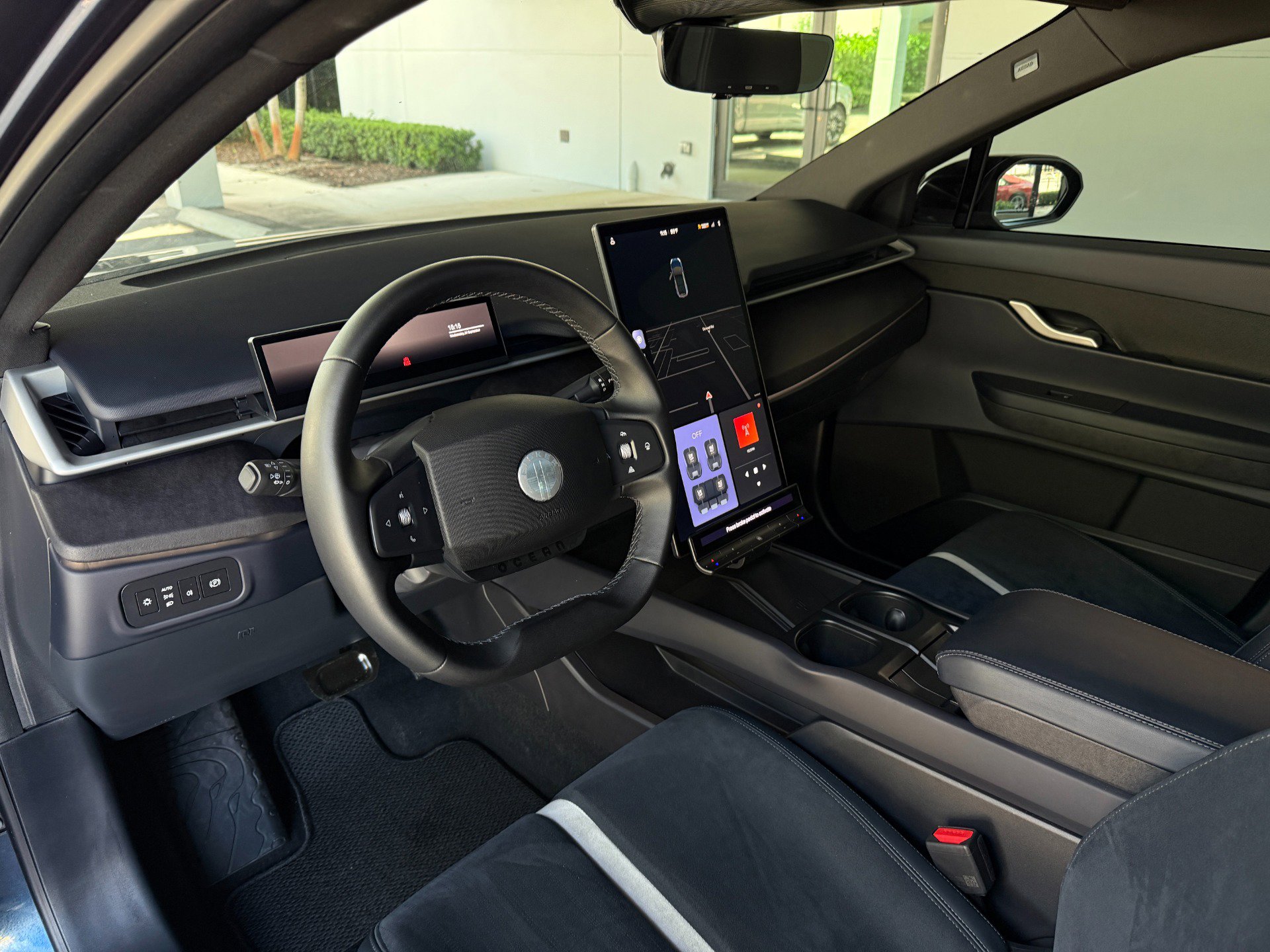 Used 2023 Fisker Ocean Extreme image 2