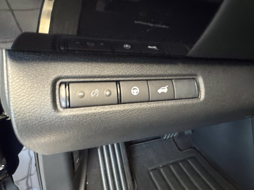 New 2026 Nissan Pathfinder SV w/ SV Premium Package AWD/4WD image 9