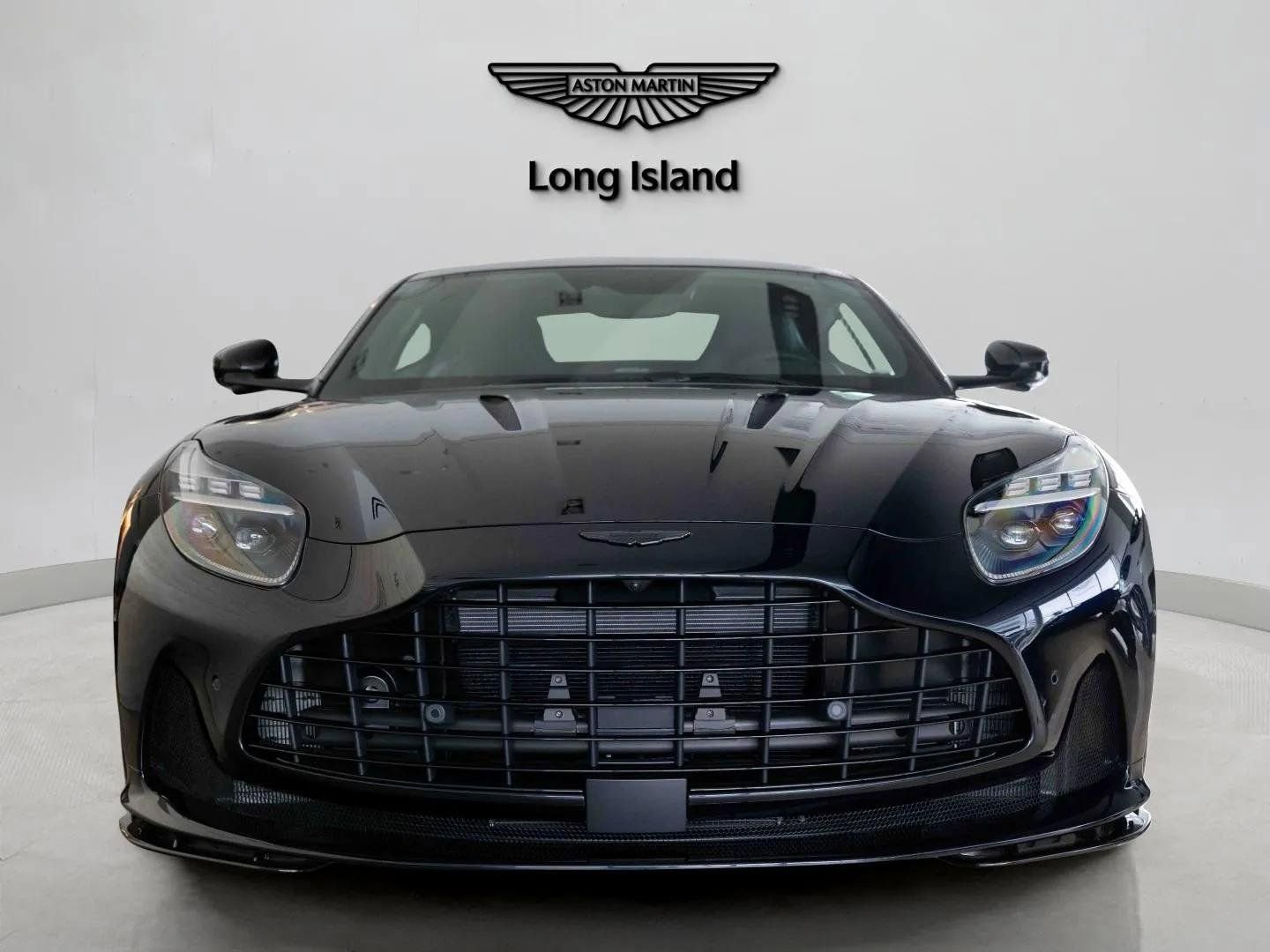 Used 2025 Aston Martin DB12 Coupe RWD image 6