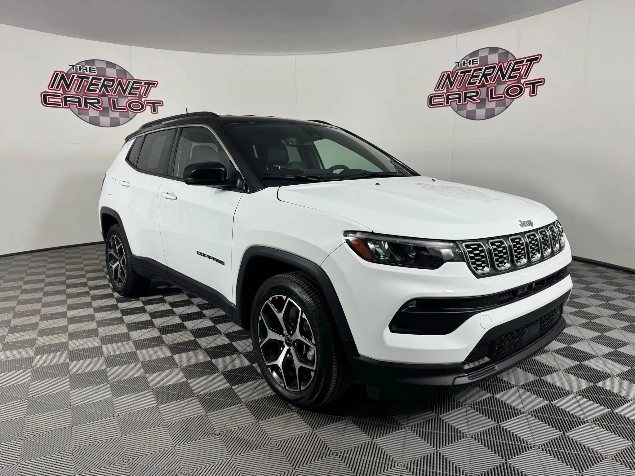 Used 2025 Jeep Compass Limited image 9