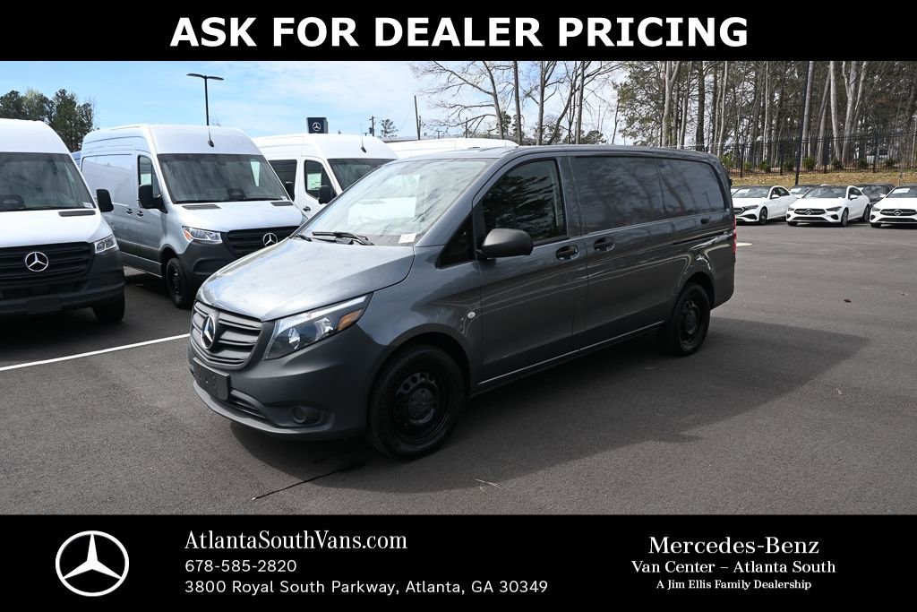 Used 2023 Mercedes-Benz Metris image 1