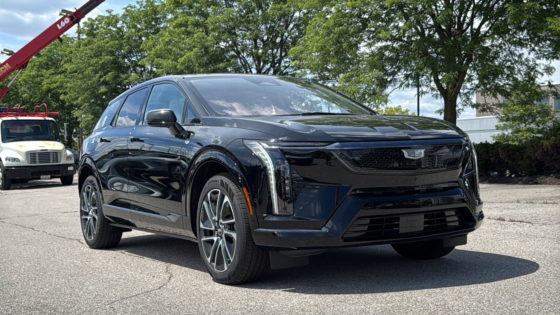 New 2025 Cadillac Optiq Sport 1 w/ LPO, Floor Liner Package AWD/4WD video 1