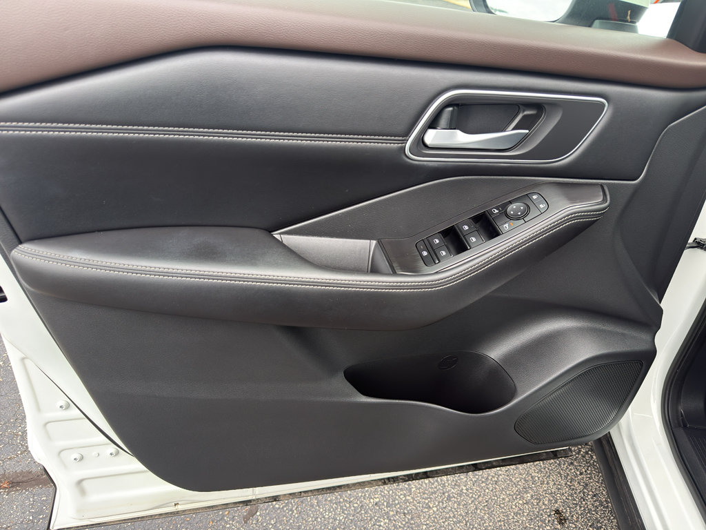 Certified 2021 Nissan Rogue SV w/ Premium Package AWD/4WD image 13