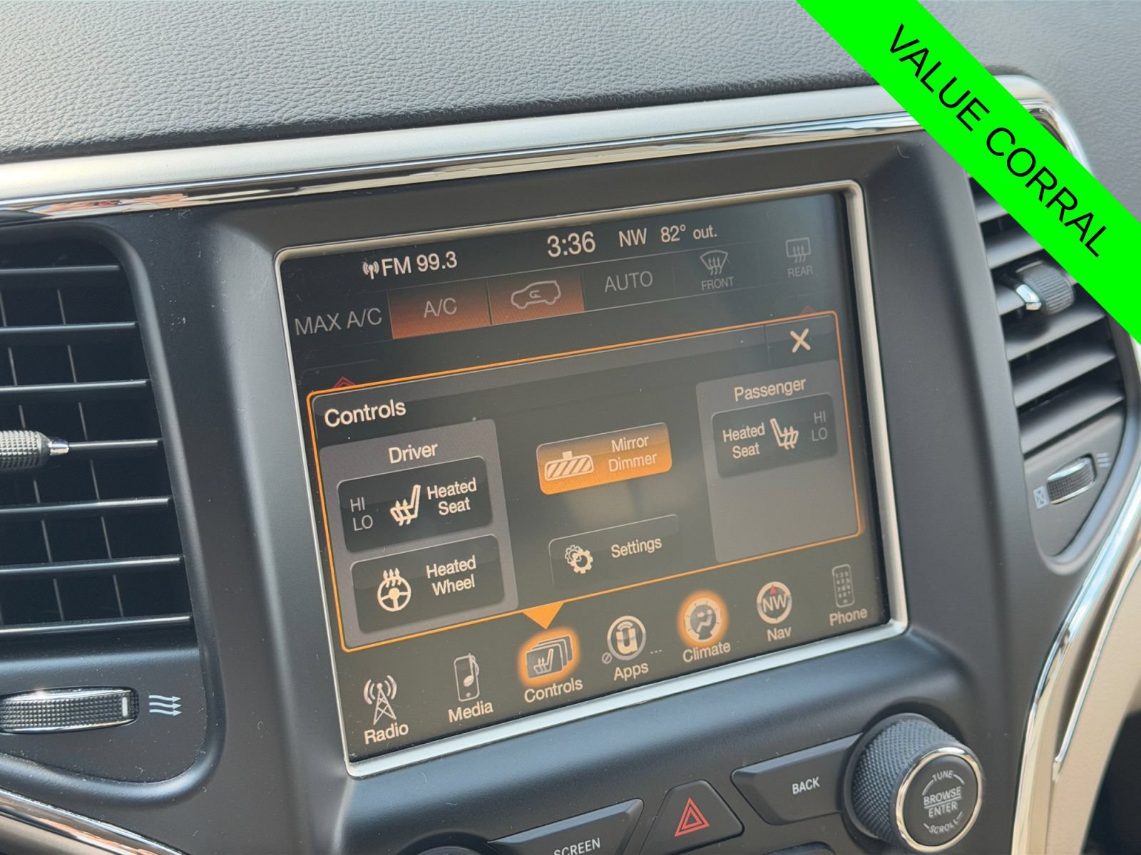 Used 2015 Jeep Grand Cherokee Limited w/ Trailer Tow Group IV AWD/4WD image 31