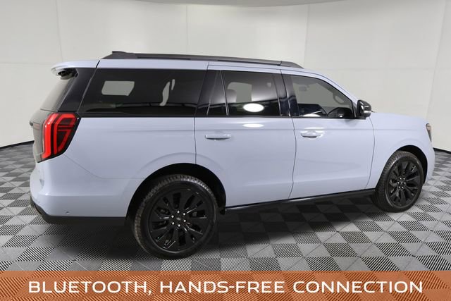 Used 2025 Ford Expedition Platinum w/ Stealth Appearance Package image 5
