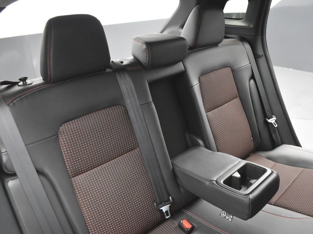 New 2026 Nissan Kicks SR w/ SR Premium Package FWD image 22