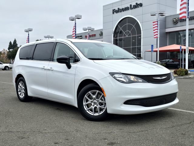 Certified 2024 Chrysler Voyager LX image 1