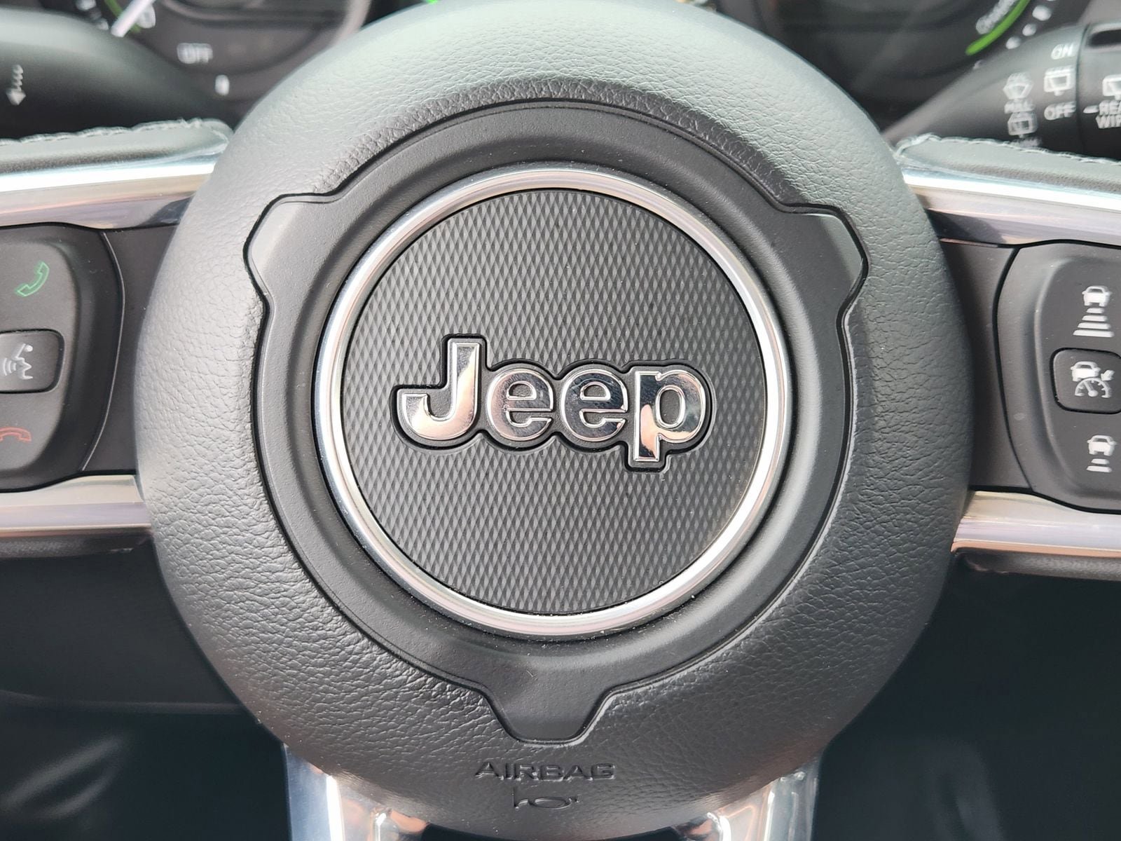 Used 2025 Jeep Wrangler Sahara w/ Safety Group image 37