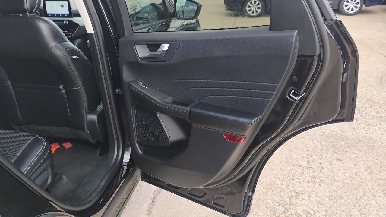 Used 2021 Ford Escape SEL image 18