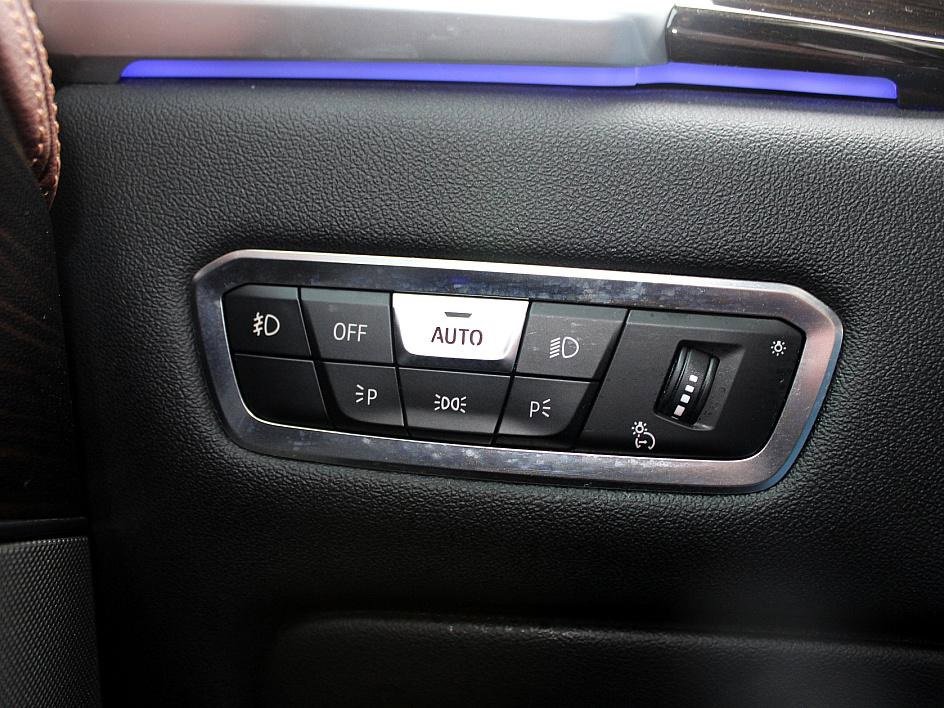 Used 2020 BMW X5 xDrive40i w/ Premium Package image 14