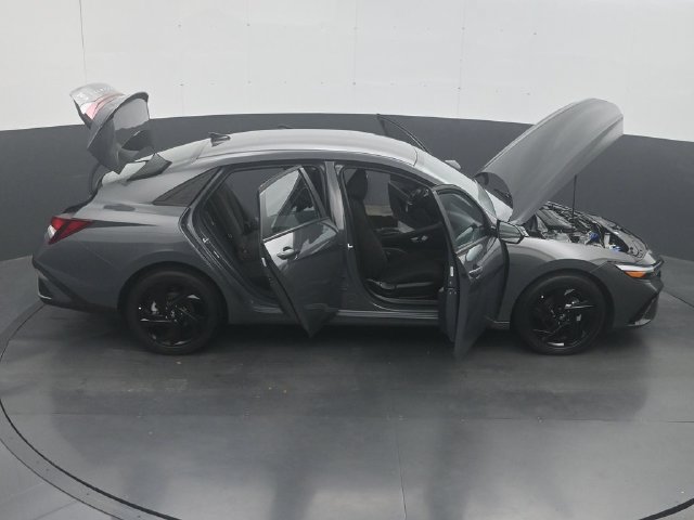 Used 2026 Hyundai Elantra Sport FWD image 55