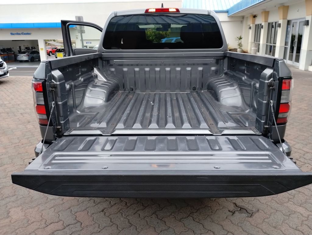 Used 2023 Nissan Frontier SV w/ Midnight Edition Package image 21