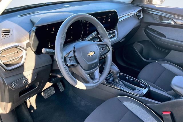 Used 2025 Chevrolet TrailBlazer LT image 16