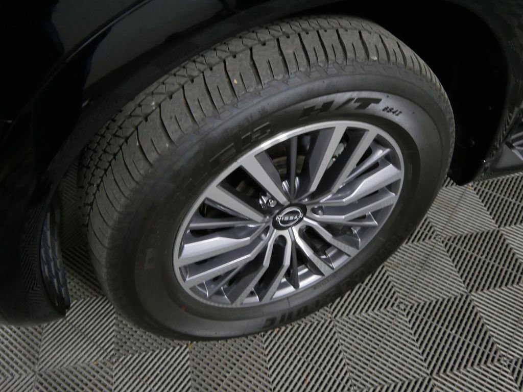 Used 2024 Nissan Armada SL w/ Captain's Chairs Package image 10