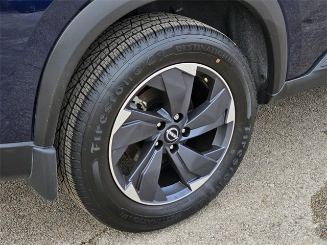 Used 2024 Nissan Rogue SV image 8