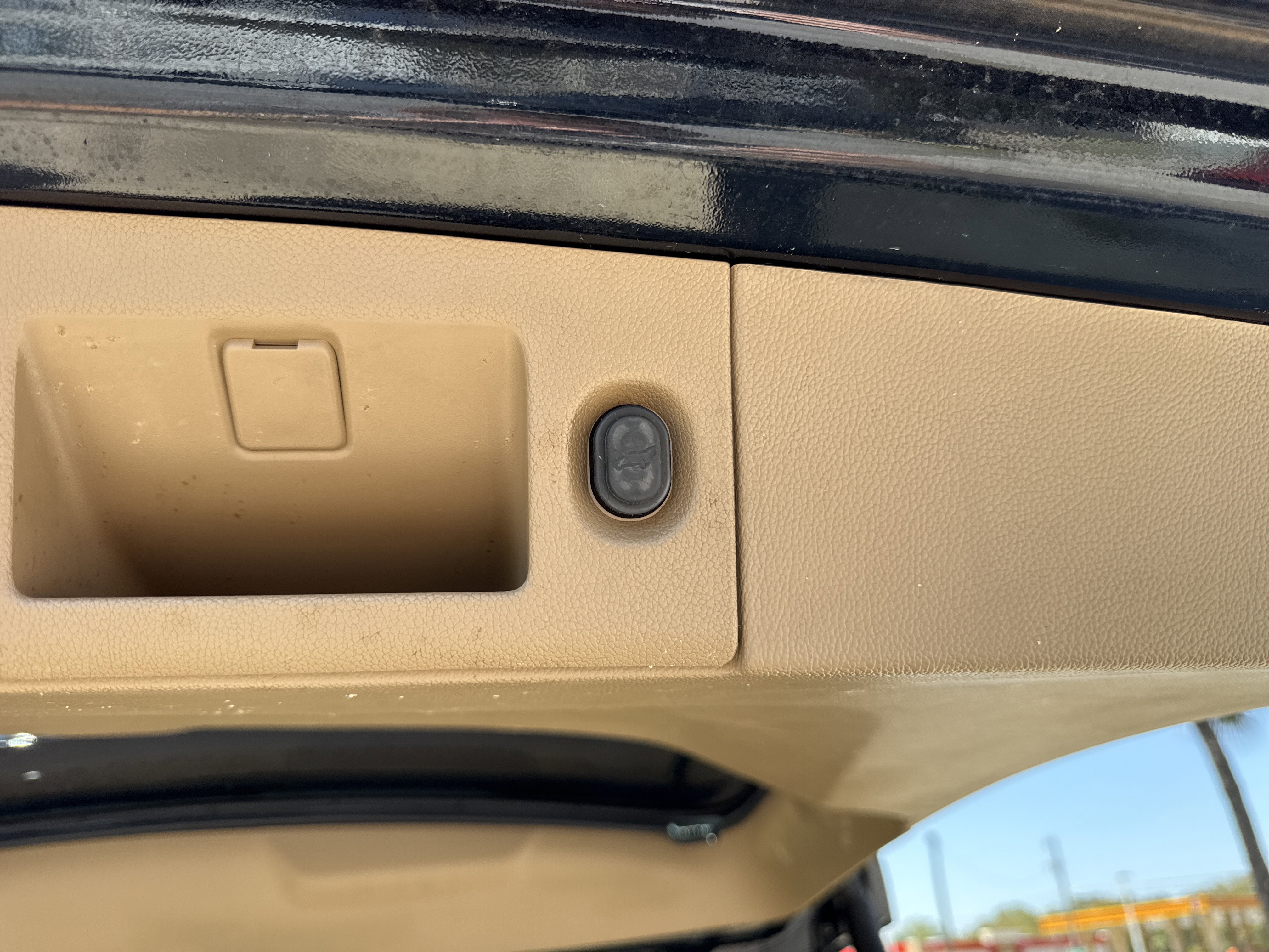 Used 2018 Cadillac Escalade ESV Platinum image 29