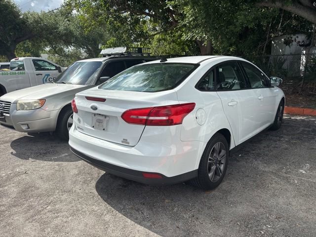 Used 2018 Ford Focus SE w/ SE Appearance Package FWD image 7