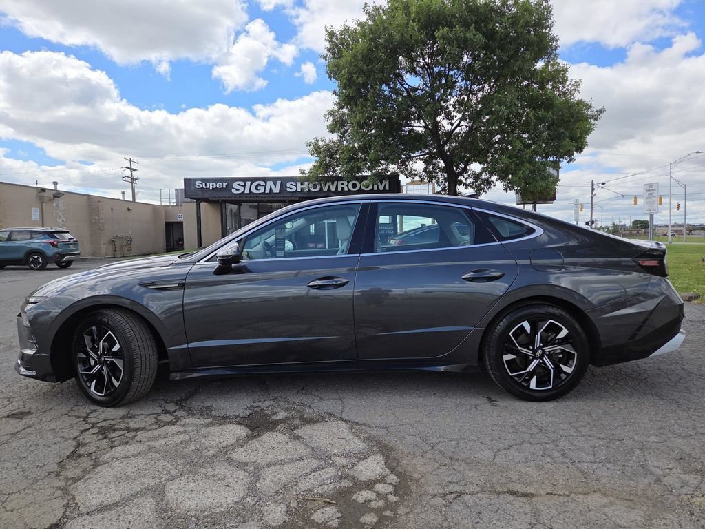Used 2025 Hyundai Sonata SEL FWD image 16