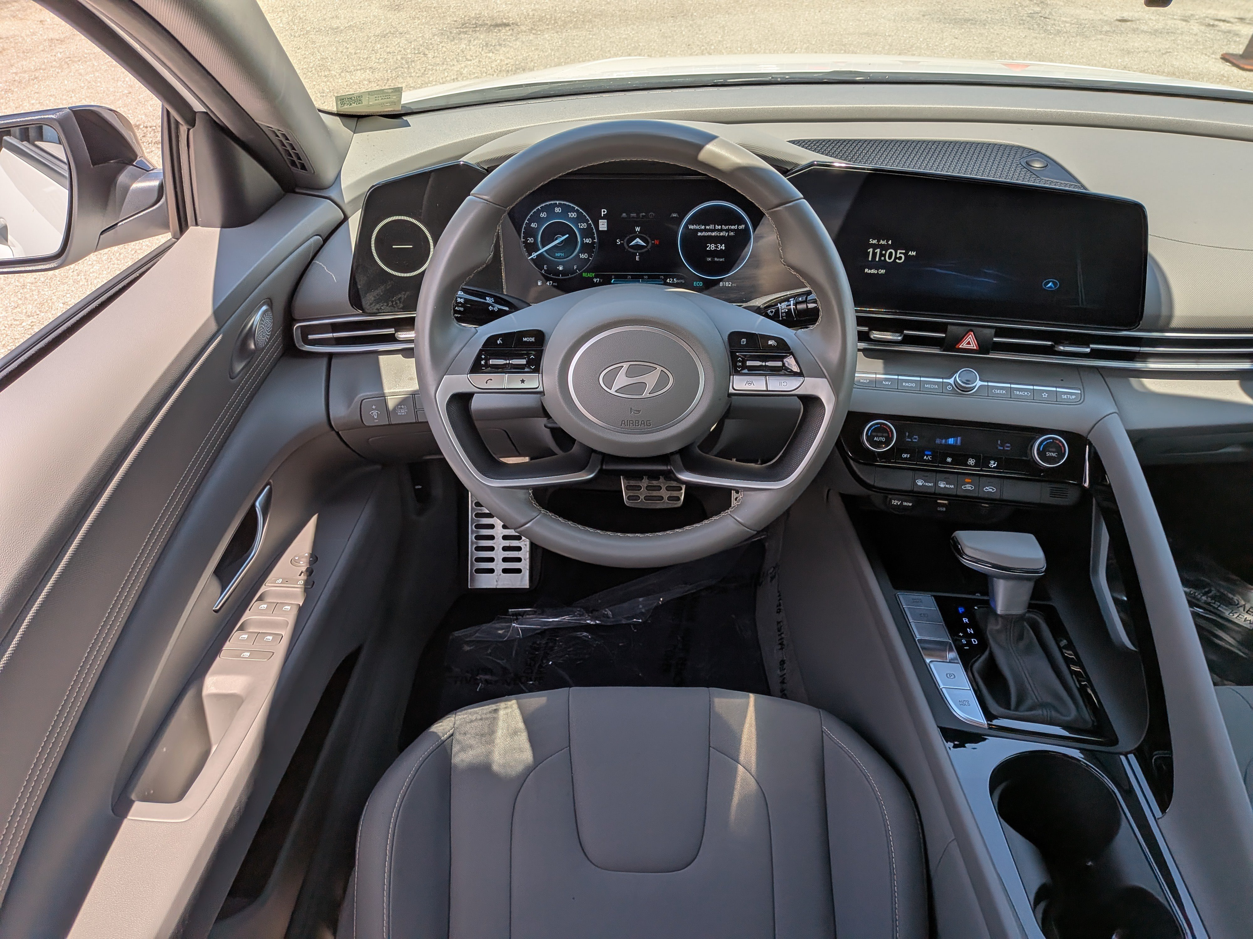 Used 2025 Hyundai Elantra SEL FWD image 16
