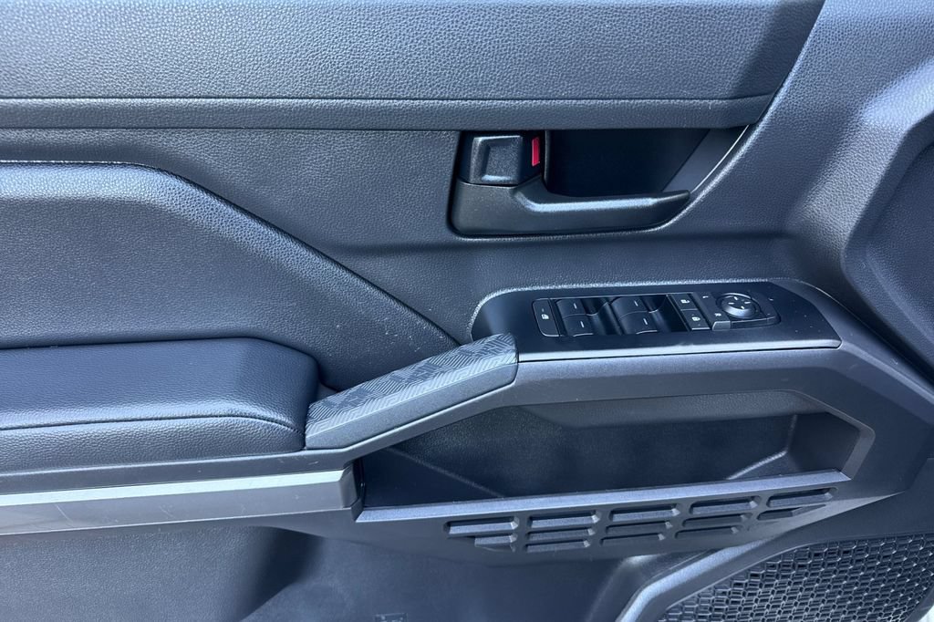 Certified 2026 Toyota Tacoma SR5 AWD/4WD image 10