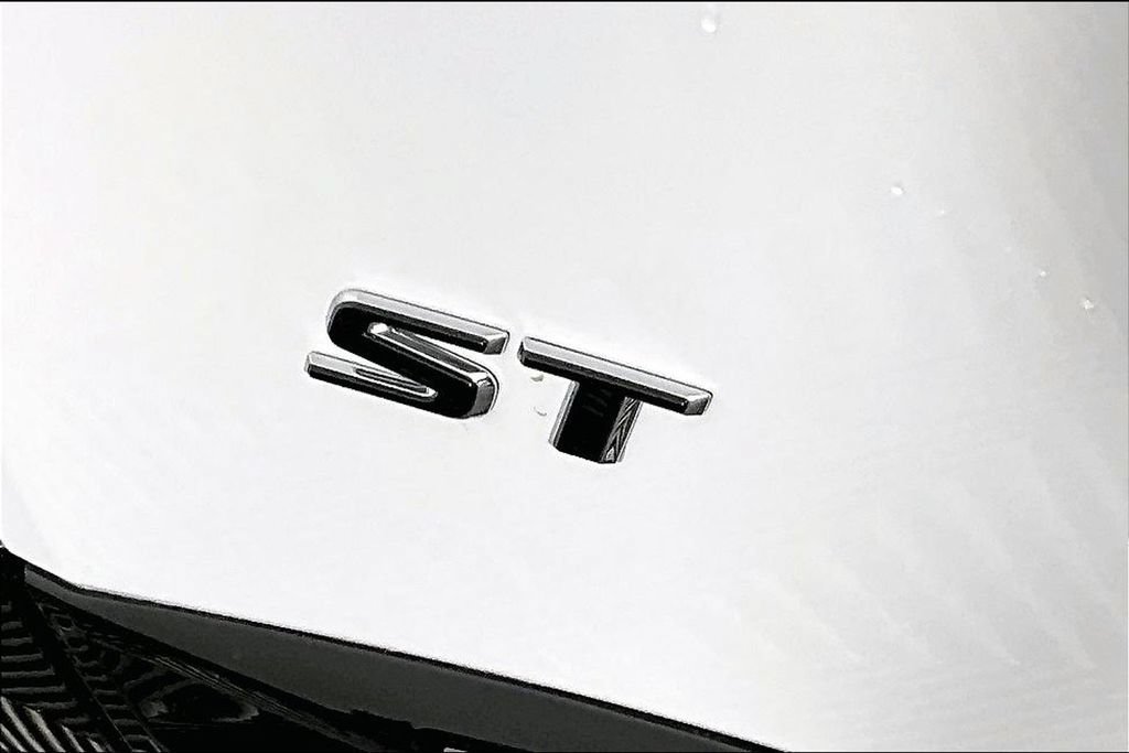 New 2026 Buick Envision Sport Touring AWD/4WD image 9