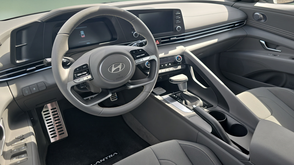 Certified 2026 Hyundai Elantra Sport FWD image 18