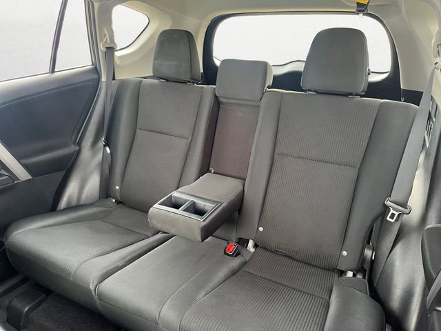 Used 2016 Toyota RAV4 LE image 14