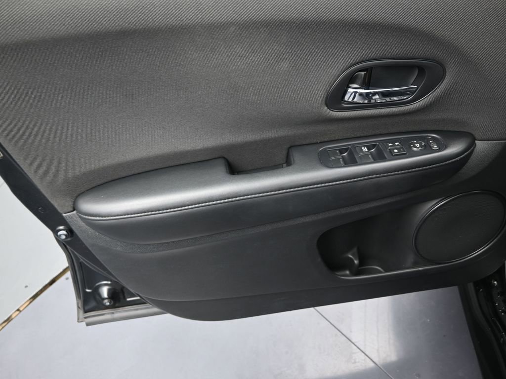 Used 2019 Honda HR-V Sport image 12