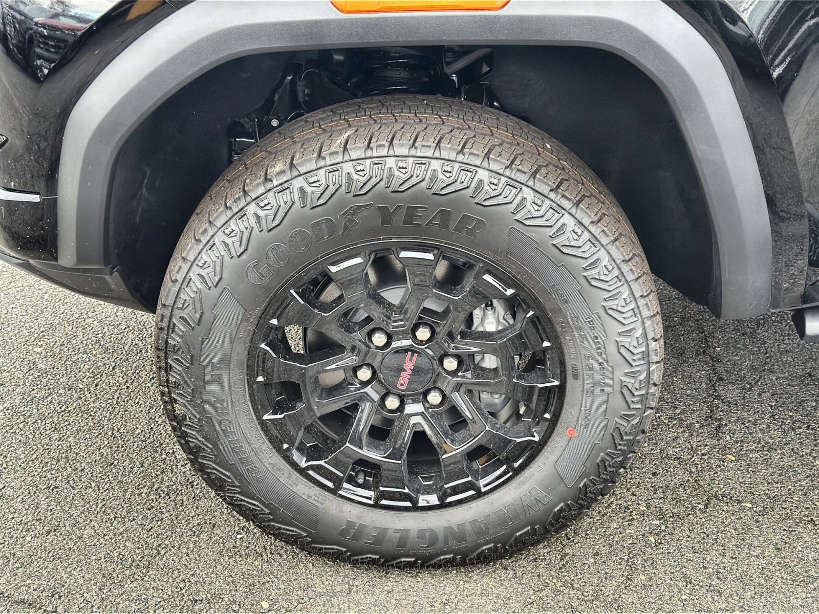 New 2026 GMC Canyon Elevation image 12