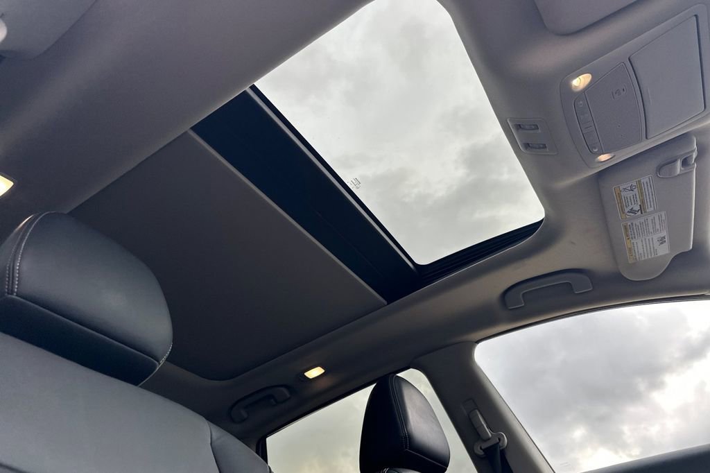 Used 2022 Nissan Murano Platinum w/ Cargo Package image 16