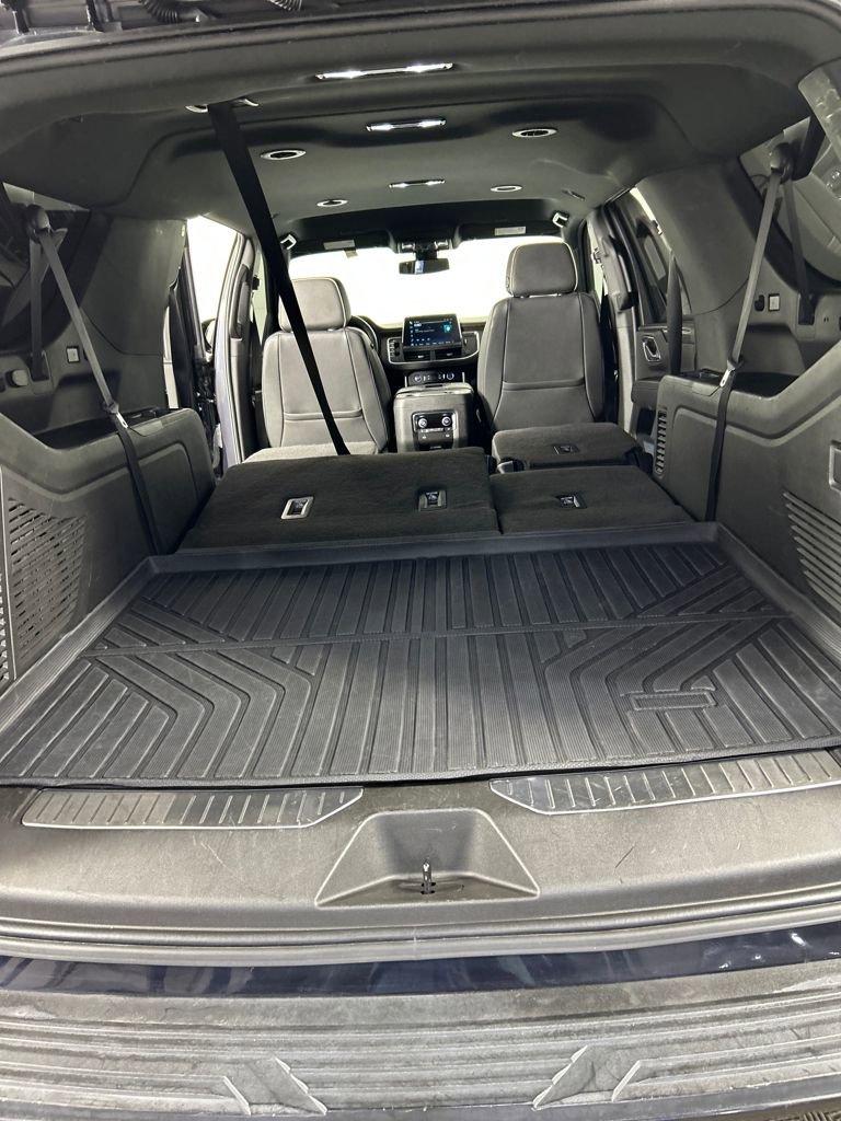 Used 2022 Chevrolet Suburban Premier image 23