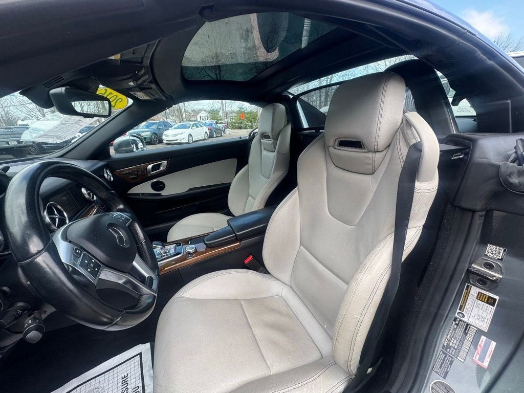 Used 2016 Mercedes-Benz SLK 300 image 27