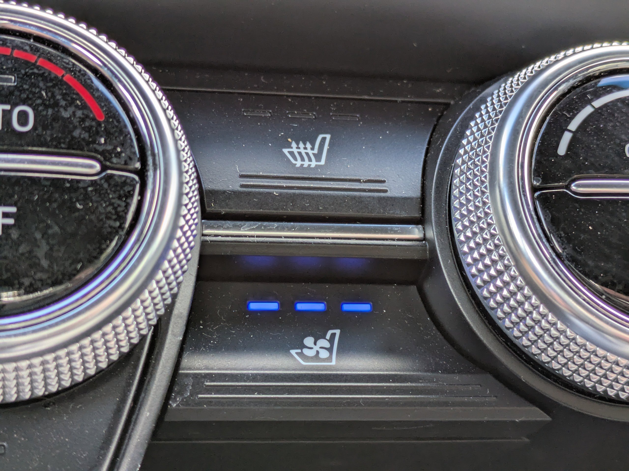 Certified 2023 Genesis G70 2.0T w/ Sport Prestige Package image 28