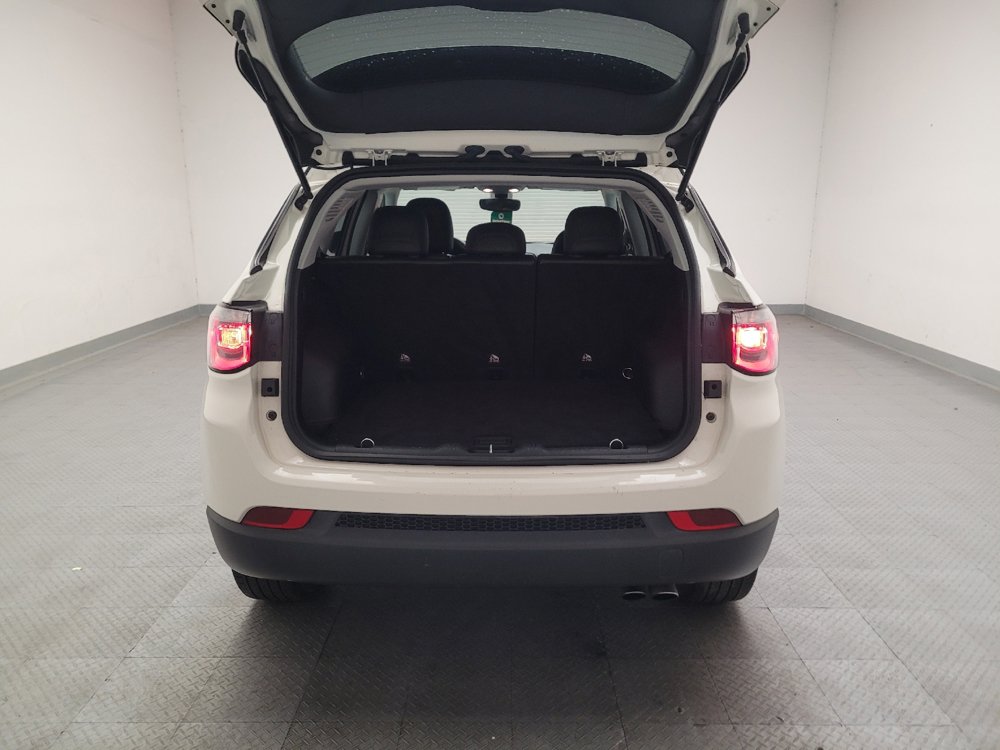 Used 2020 Jeep Compass Latitude FWD image 29