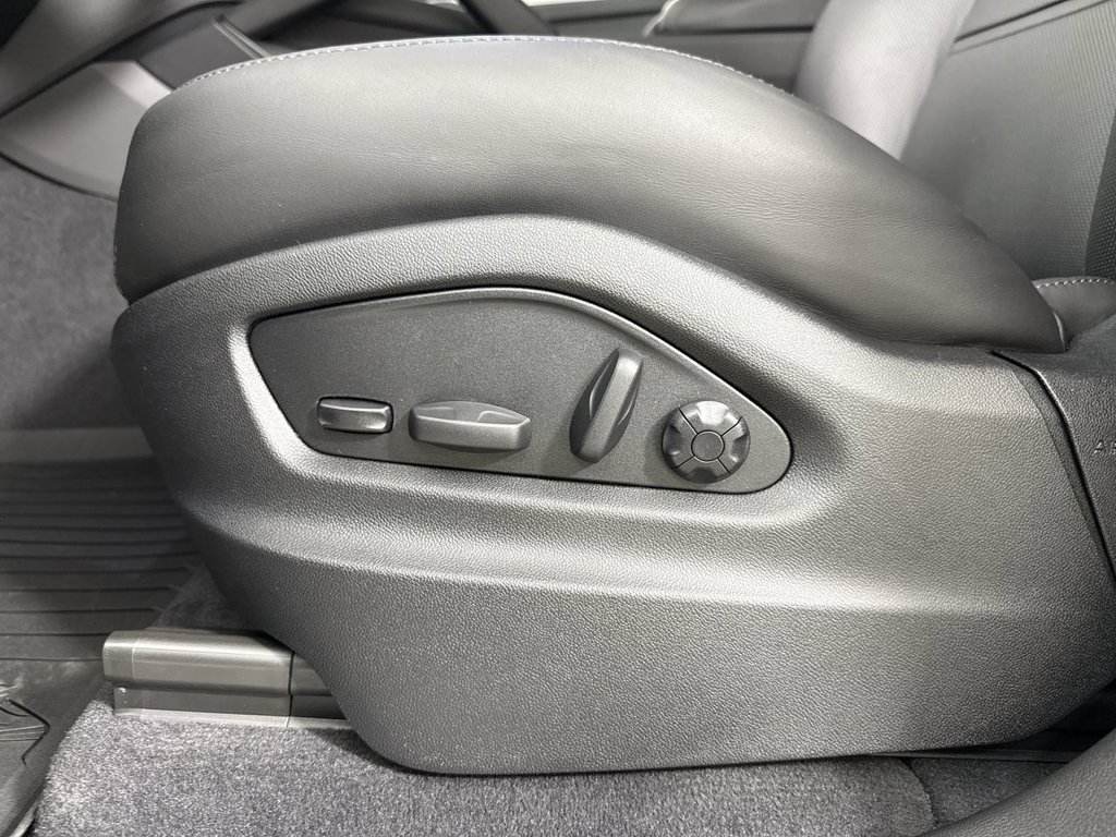 New 2026 Porsche Cayenne Coupe AWD/4WD image 39