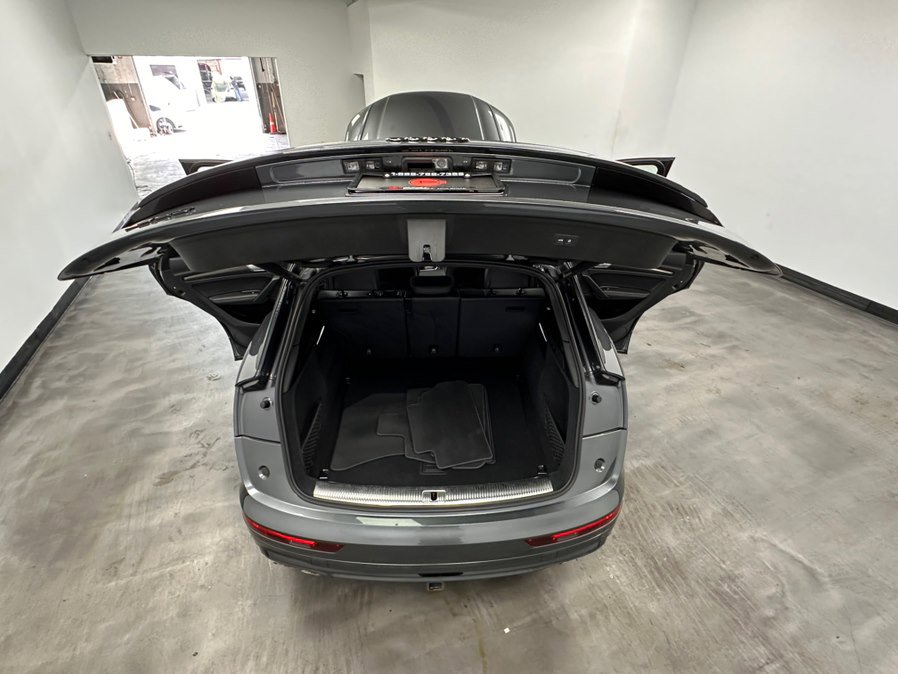 Used 2023 Audi SQ5 Prestige w/ Prestige Package AWD/4WD image 52
